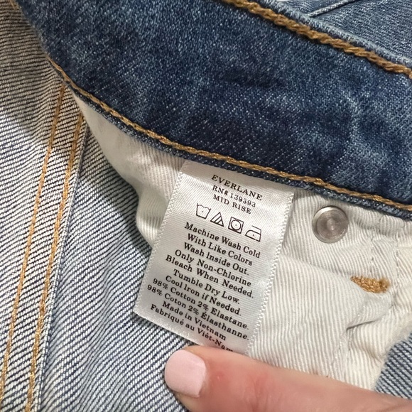 Selling my Everlane jeans in EUC and true to size. 🤗 - Picture 4 of 4